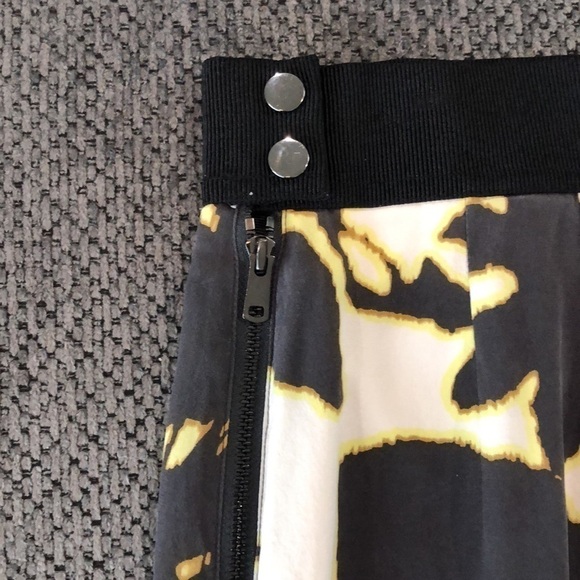 Ann Taylor Lined Skirt Silk Blend Floral Print Zip & Snap Elastic Waistband W 0P - Picture 2 of 6